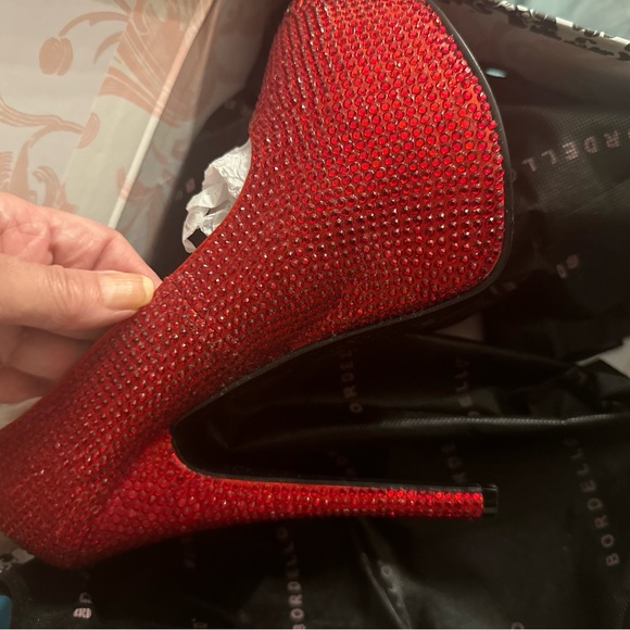 Red sequined high heels - Picture 13 of 14